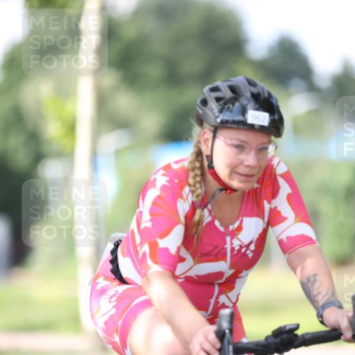 10.08.2025 - GEWOBA Citytriathlon Bremen Yannick Fuchs http://msf.ph/oto/8549440 10.08.2025 13:26:44 Radfahren 809, 962 meine-sportfotos.de