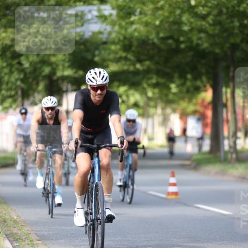 10.08.2025 - GEWOBA Citytriathlon Bremen Yannick Fuchs http://msf.ph/oto/8549441 10.08.2025 12:18:36 Radfahren 584, 637, 642, 652, 678, 680, 759, 763, 781, 855, 919, 973, 1015, 1018, 1029 meine-sportfotos.de