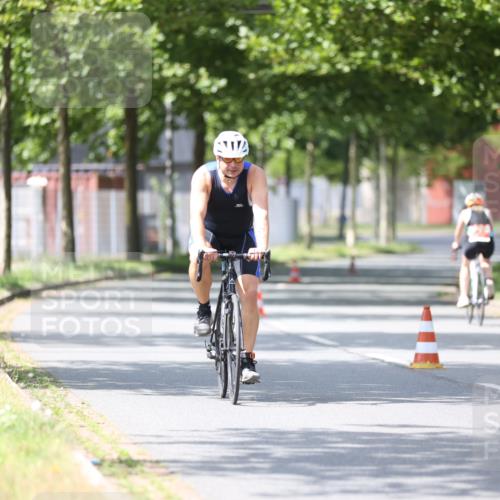 10.08.2025 - GEWOBA Citytriathlon Bremen Yannick Fuchs http://msf.ph/oto/8549449 10.08.2025 13:26:49 Radfahren 809, 962 meine-sportfotos.de