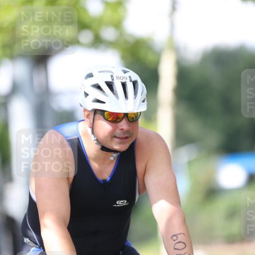 10.08.2025 - GEWOBA Citytriathlon Bremen Yannick Fuchs http://msf.ph/oto/8549465 10.08.2025 13:26:51 Radfahren 809, 962 meine-sportfotos.de