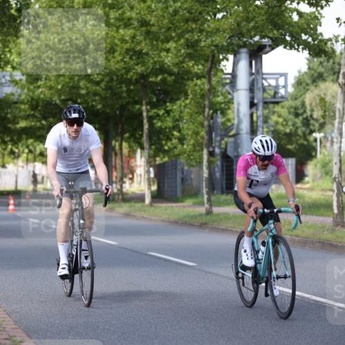 10.08.2025 - GEWOBA Citytriathlon Bremen Yannick Fuchs http://msf.ph/oto/8549466 10.08.2025 12:18:39 Radfahren 584, 637, 642, 652, 678, 680, 759, 781, 789, 790, 855, 919, 1015, 1018, 1029 meine-sportfotos.de