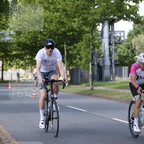 10.08.2025 - GEWOBA Citytriathlon Bremen Yannick Fuchs http://msf.ph/oto/8549467 10.08.2025 12:18:39 Radfahren 584, 637, 642, 652, 678, 680, 759, 781, 789, 790, 855, 919, 1015, 1018, 1029 meine-sportfotos.de