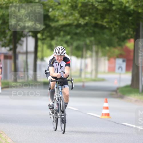 10.08.2025 - GEWOBA Citytriathlon Bremen Yannick Fuchs http://msf.ph/oto/8549471 10.08.2025 13:27:30 Radfahren 909 meine-sportfotos.de