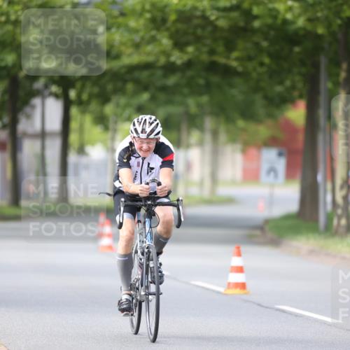 10.08.2025 - GEWOBA Citytriathlon Bremen Yannick Fuchs http://msf.ph/oto/8549473 10.08.2025 13:27:30 Radfahren 909 meine-sportfotos.de