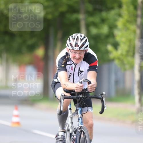 10.08.2025 - GEWOBA Citytriathlon Bremen Yannick Fuchs http://msf.ph/oto/8549476 10.08.2025 13:27:31 Radfahren 909 meine-sportfotos.de