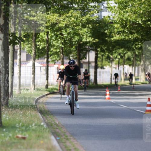 10.08.2025 - GEWOBA Citytriathlon Bremen Yannick Fuchs http://msf.ph/oto/8549477 10.08.2025 12:18:42 Radfahren 584, 642, 652, 678, 680, 759, 781, 789, 790, 825, 855, 919, 1015, 1018, 1029 meine-sportfotos.de