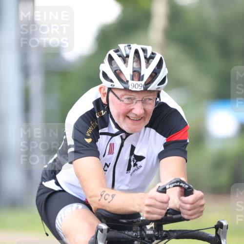 10.08.2025 - GEWOBA Citytriathlon Bremen Yannick Fuchs http://msf.ph/oto/8549484 10.08.2025 13:27:32 Radfahren 909 meine-sportfotos.de