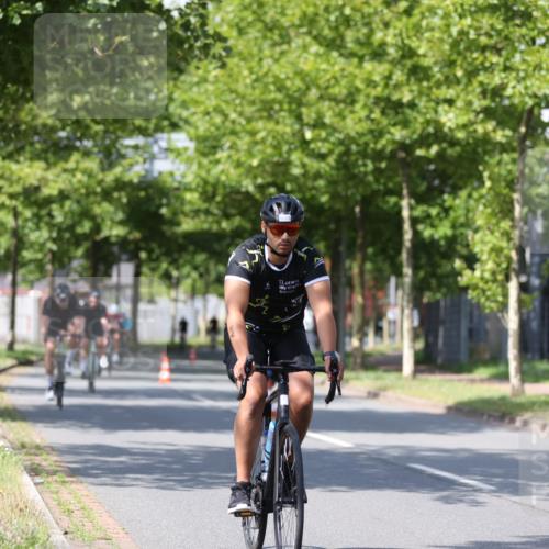 10.08.2025 - GEWOBA Citytriathlon Bremen Yannick Fuchs http://msf.ph/oto/8549492 10.08.2025 12:18:49 Radfahren 556, 584, 642, 652, 759, 781, 789, 790, 825, 853, 978, 982, 1015, 1018, 1029 meine-sportfotos.de