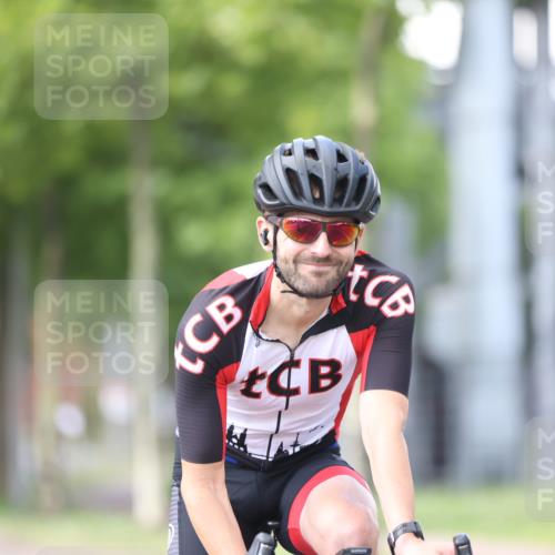 10.08.2025 - GEWOBA Citytriathlon Bremen Yannick Fuchs http://msf.ph/oto/8549503 10.08.2025 13:27:36 Radfahren 909, 958 meine-sportfotos.de