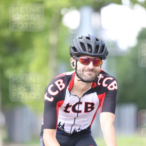 10.08.2025 - GEWOBA Citytriathlon Bremen Yannick Fuchs http://msf.ph/oto/8549504 10.08.2025 13:27:36 Radfahren 909, 958 meine-sportfotos.de