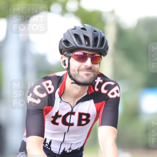 10.08.2025 - GEWOBA Citytriathlon Bremen Yannick Fuchs http://msf.ph/oto/8549506 10.08.2025 13:27:37 Radfahren 909, 958 meine-sportfotos.de