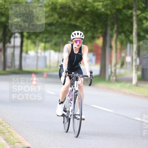 10.08.2025 - GEWOBA Citytriathlon Bremen Yannick Fuchs http://msf.ph/oto/8549509 10.08.2025 13:27:49 Radfahren 941, 958 meine-sportfotos.de