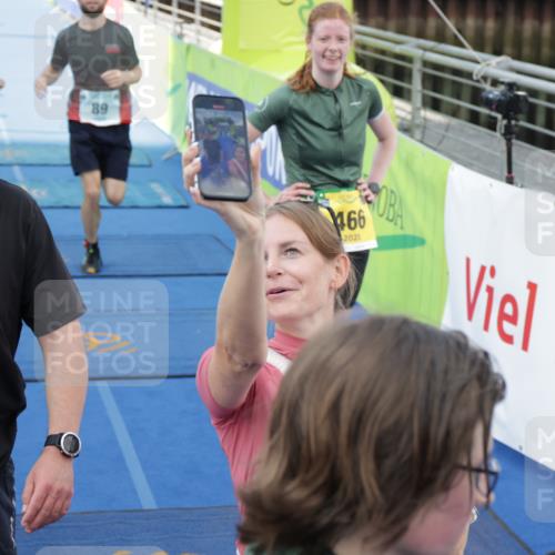 10.08.2025 - GEWOBA Citytriathlon Bremen H.Heesch http://msf.ph/oto/8549515 10.08.2025 11:37:58 Ziel 89, 141, 237, 453, 466 meine-sportfotos.de