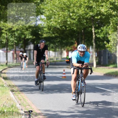 10.08.2025 - GEWOBA Citytriathlon Bremen Yannick Fuchs http://msf.ph/oto/8549519 10.08.2025 12:18:54 Radfahren 556, 642, 652, 789, 790, 825, 853, 978, 982, 1015, 1018 meine-sportfotos.de