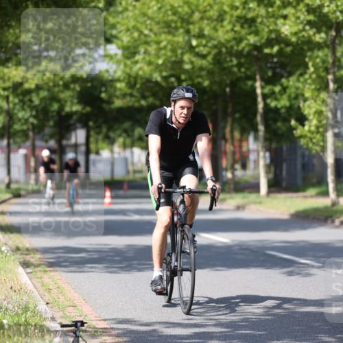 10.08.2025 - GEWOBA Citytriathlon Bremen Yannick Fuchs http://msf.ph/oto/8549521 10.08.2025 12:18:55 Radfahren 556, 789, 790, 825, 853, 978, 982, 1018 meine-sportfotos.de