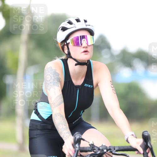 10.08.2025 - GEWOBA Citytriathlon Bremen Yannick Fuchs http://msf.ph/oto/8549522 10.08.2025 13:27:50 Radfahren 941, 958 meine-sportfotos.de