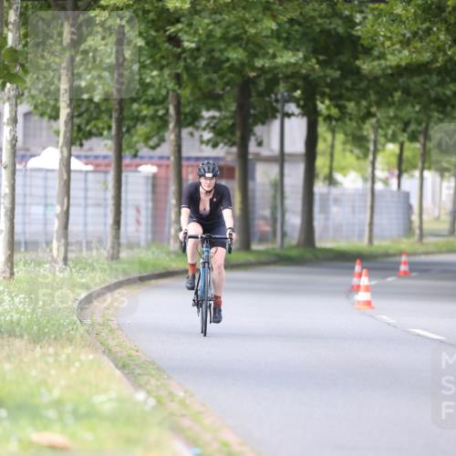 10.08.2025 - GEWOBA Citytriathlon Bremen Yannick Fuchs http://msf.ph/oto/8549525 10.08.2025 13:28:00 Radfahren 941 meine-sportfotos.de