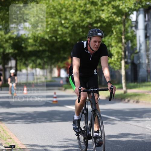 10.08.2025 - GEWOBA Citytriathlon Bremen Yannick Fuchs http://msf.ph/oto/8549526 10.08.2025 12:18:55 Radfahren 556, 789, 790, 825, 853, 978, 982, 1018 meine-sportfotos.de