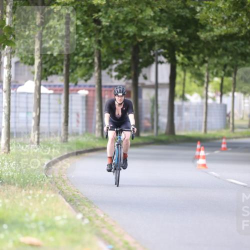 10.08.2025 - GEWOBA Citytriathlon Bremen Yannick Fuchs http://msf.ph/oto/8549527 10.08.2025 13:28:00 Radfahren 941 meine-sportfotos.de