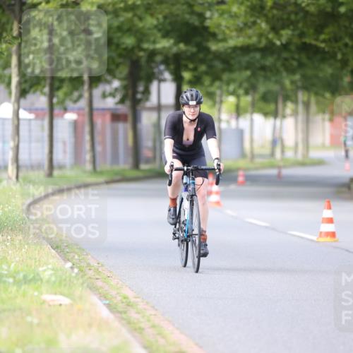 10.08.2025 - GEWOBA Citytriathlon Bremen Yannick Fuchs http://msf.ph/oto/8549533 10.08.2025 13:28:01 Radfahren 941 meine-sportfotos.de