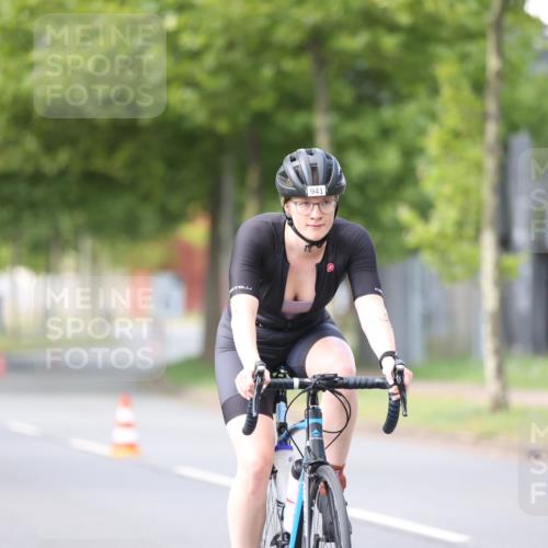 10.08.2025 - GEWOBA Citytriathlon Bremen Yannick Fuchs http://msf.ph/oto/8549542 10.08.2025 13:28:03 Radfahren 746, 941 meine-sportfotos.de
