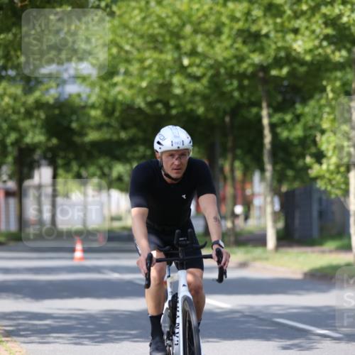 10.08.2025 - GEWOBA Citytriathlon Bremen Yannick Fuchs http://msf.ph/oto/8549551 10.08.2025 12:18:58 Radfahren 556, 789, 790, 825, 853, 978, 982, 1018 meine-sportfotos.de