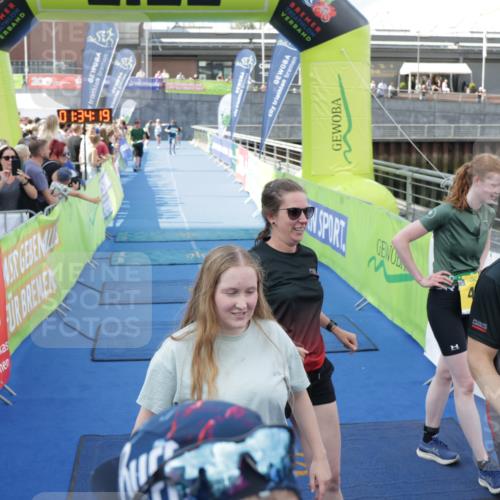 10.08.2025 - GEWOBA Citytriathlon Bremen H.Heesch http://msf.ph/oto/8549561 10.08.2025 11:38:00 Ziel 89, 141, 237, 453 meine-sportfotos.de