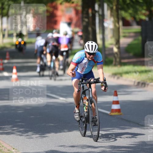 10.08.2025 - GEWOBA Citytriathlon Bremen Yannick Fuchs http://msf.ph/oto/8549567 10.08.2025 12:19:19 Radfahren 709, 750, 762, 804, 872, 1033 meine-sportfotos.de