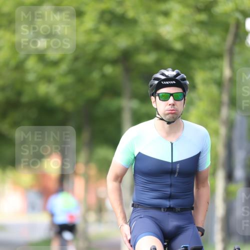 10.08.2025 - GEWOBA Citytriathlon Bremen Yannick Fuchs http://msf.ph/oto/8549571 10.08.2025 13:28:20 Radfahren 746, 903 meine-sportfotos.de