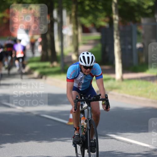 10.08.2025 - GEWOBA Citytriathlon Bremen Yannick Fuchs http://msf.ph/oto/8549573 10.08.2025 12:19:19 Radfahren 709, 750, 762, 804, 872, 1033 meine-sportfotos.de