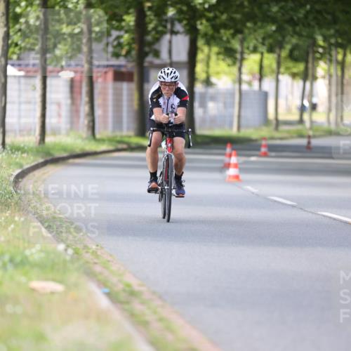 10.08.2025 - GEWOBA Citytriathlon Bremen Yannick Fuchs http://msf.ph/oto/8549575 10.08.2025 13:28:21 Radfahren 746, 903 meine-sportfotos.de