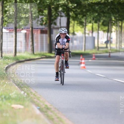 10.08.2025 - GEWOBA Citytriathlon Bremen Yannick Fuchs http://msf.ph/oto/8549576 10.08.2025 13:28:21 Radfahren 746, 903 meine-sportfotos.de