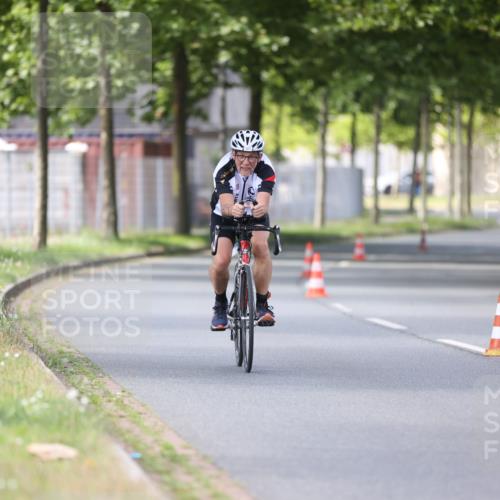 10.08.2025 - GEWOBA Citytriathlon Bremen Yannick Fuchs http://msf.ph/oto/8549578 10.08.2025 13:28:21 Radfahren 746, 903 meine-sportfotos.de