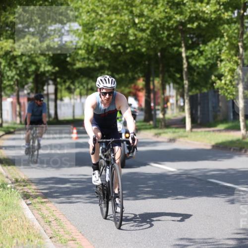 10.08.2025 - GEWOBA Citytriathlon Bremen Yannick Fuchs http://msf.ph/oto/8549586 10.08.2025 12:19:26 Radfahren 709, 750, 762, 804, 872, 1033 meine-sportfotos.de