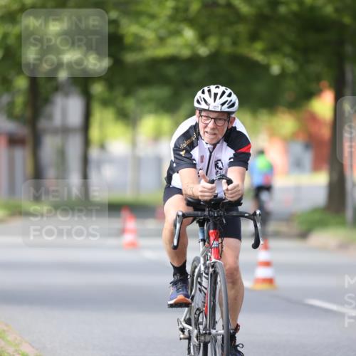 10.08.2025 - GEWOBA Citytriathlon Bremen Yannick Fuchs http://msf.ph/oto/8549588 10.08.2025 13:28:22 Radfahren 746, 903 meine-sportfotos.de