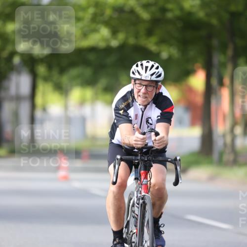 10.08.2025 - GEWOBA Citytriathlon Bremen Yannick Fuchs http://msf.ph/oto/8549590 10.08.2025 13:28:23 Radfahren 746, 903 meine-sportfotos.de