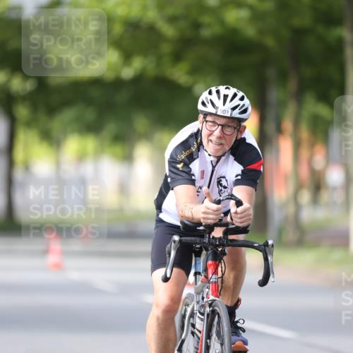 10.08.2025 - GEWOBA Citytriathlon Bremen Yannick Fuchs http://msf.ph/oto/8549591 10.08.2025 13:28:23 Radfahren 746, 903 meine-sportfotos.de