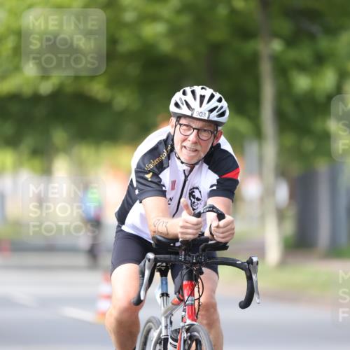 10.08.2025 - GEWOBA Citytriathlon Bremen Yannick Fuchs http://msf.ph/oto/8549593 10.08.2025 13:28:23 Radfahren 746, 903 meine-sportfotos.de
