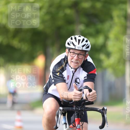 10.08.2025 - GEWOBA Citytriathlon Bremen Yannick Fuchs http://msf.ph/oto/8549595 10.08.2025 13:28:23 Radfahren 746, 903 meine-sportfotos.de
