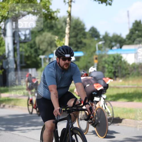 10.08.2025 - GEWOBA Citytriathlon Bremen Yannick Fuchs http://msf.ph/oto/8549601 10.08.2025 12:19:28 Radfahren 749, 750, 762, 804, 872, 1033 meine-sportfotos.de