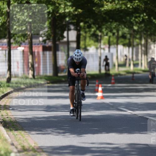 10.08.2025 - GEWOBA Citytriathlon Bremen Yannick Fuchs http://msf.ph/oto/8549608 10.08.2025 12:19:29 Radfahren 749, 762, 804, 872, 1033 meine-sportfotos.de