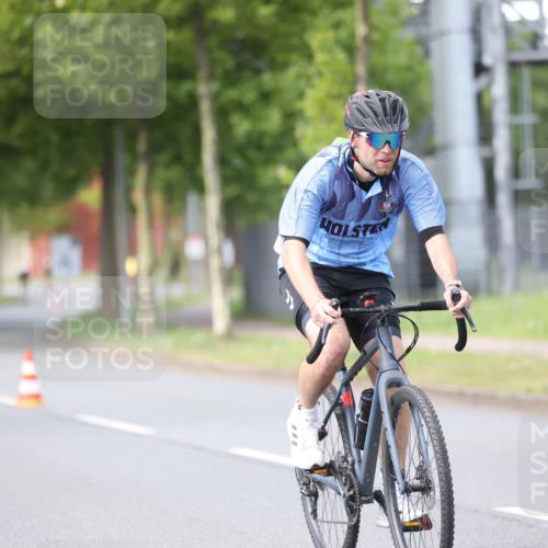 10.08.2025 - GEWOBA Citytriathlon Bremen Yannick Fuchs http://msf.ph/oto/8549612 10.08.2025 13:29:19 Radfahren 638, 980, 1032 meine-sportfotos.de