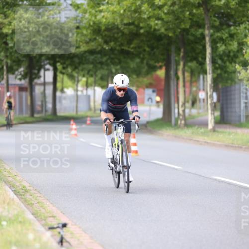 10.08.2025 - GEWOBA Citytriathlon Bremen Yannick Fuchs http://msf.ph/oto/8549623 10.08.2025 13:29:29 Radfahren 638, 980, 1032 meine-sportfotos.de