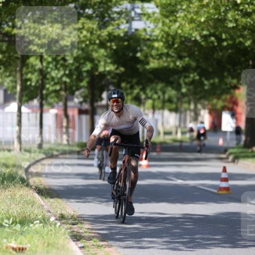 10.08.2025 - GEWOBA Citytriathlon Bremen Yannick Fuchs http://msf.ph/oto/8549631 10.08.2025 12:19:38 Radfahren 554, 719, 749, 872, 1033 meine-sportfotos.de