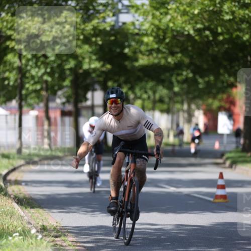 10.08.2025 - GEWOBA Citytriathlon Bremen Yannick Fuchs http://msf.ph/oto/8549633 10.08.2025 12:19:38 Radfahren 554, 719, 749, 872, 1033 meine-sportfotos.de