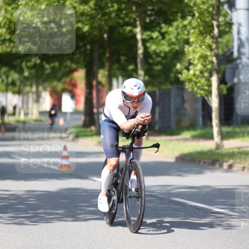 10.08.2025 - GEWOBA Citytriathlon Bremen Yannick Fuchs http://msf.ph/oto/8549642 10.08.2025 12:19:40 Radfahren 554, 719, 749, 872 meine-sportfotos.de