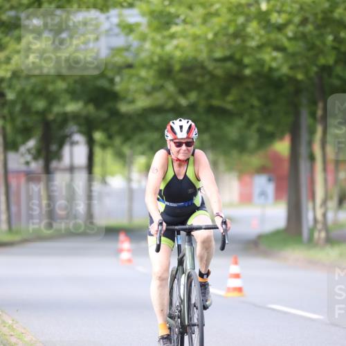 10.08.2025 - GEWOBA Citytriathlon Bremen Yannick Fuchs http://msf.ph/oto/8549643 10.08.2025 13:29:34 Radfahren 980, 1032 meine-sportfotos.de