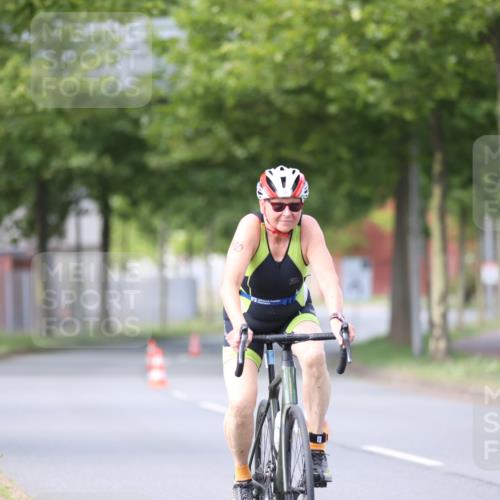 10.08.2025 - GEWOBA Citytriathlon Bremen Yannick Fuchs http://msf.ph/oto/8549645 10.08.2025 13:29:34 Radfahren 980, 1032 meine-sportfotos.de