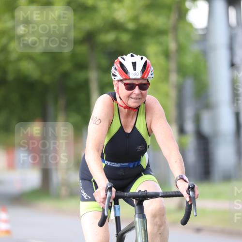 10.08.2025 - GEWOBA Citytriathlon Bremen Yannick Fuchs http://msf.ph/oto/8549648 10.08.2025 13:29:35 Radfahren 980, 1032 meine-sportfotos.de
