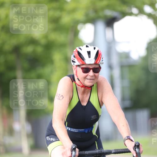 10.08.2025 - GEWOBA Citytriathlon Bremen Yannick Fuchs http://msf.ph/oto/8549649 10.08.2025 13:29:35 Radfahren 980, 1032 meine-sportfotos.de